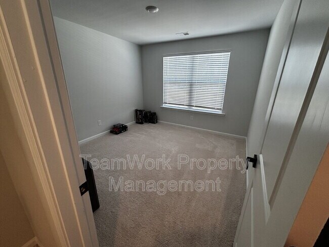 Building Photo - 231 Cozy Brook Ct