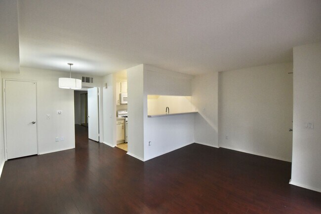 Interior Photo - 15520