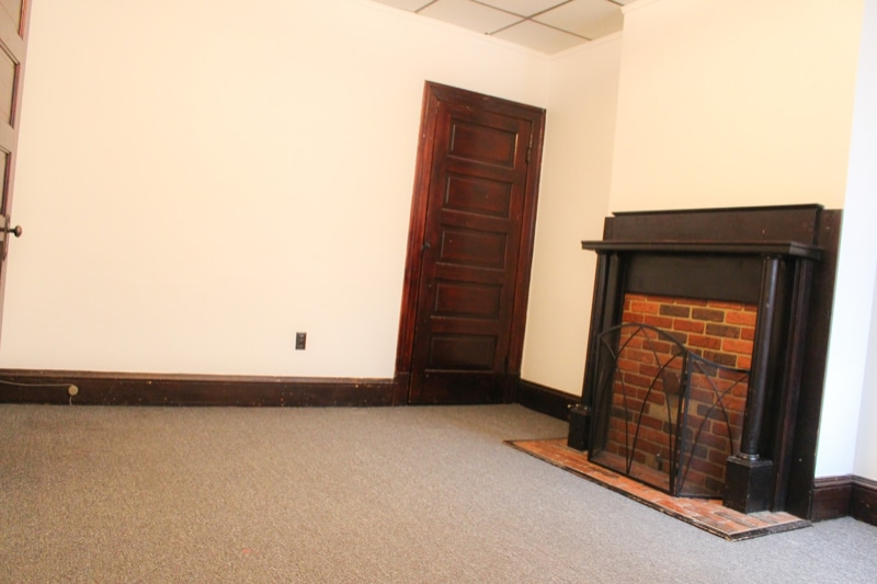 Building Photo - 838 Main St