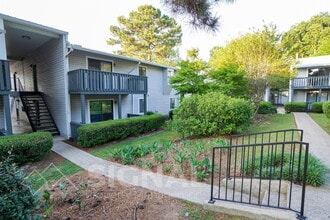 Building Photo - 616 Woodland Vlg