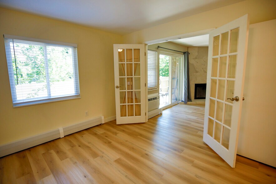 Building Photo - 3120 Corona Trl