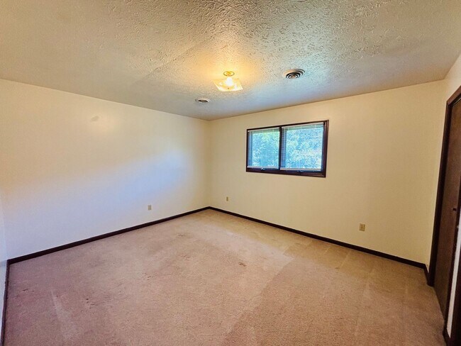 Building Photo - 4402 Riffe St