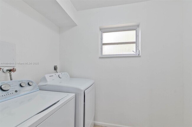 Building Photo - 8401 SW 107th Ave