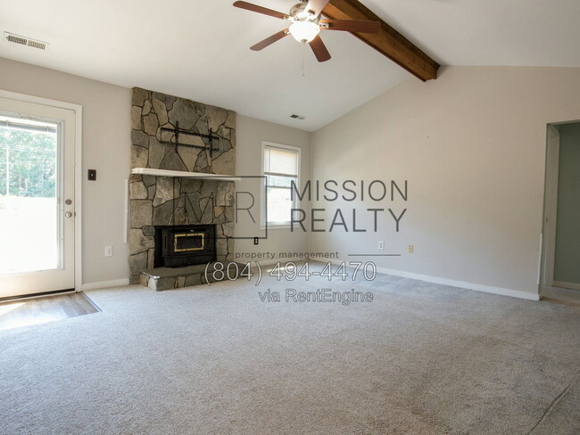 Building Photo - 7750 Robinwood Dr
