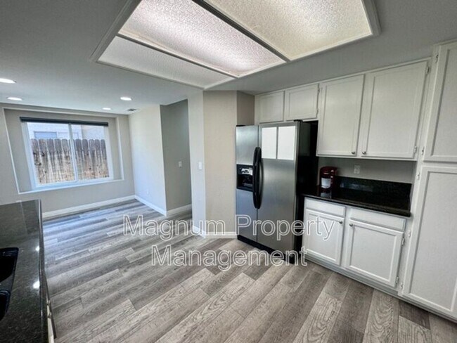 Building Photo - 39739 Creative Dr
