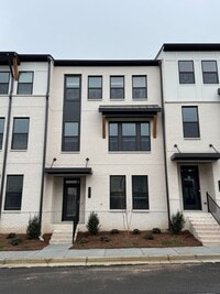 Building Photo - Beautiful 4 bed 3.5 Bath Home in Heart of Lawrenceville!