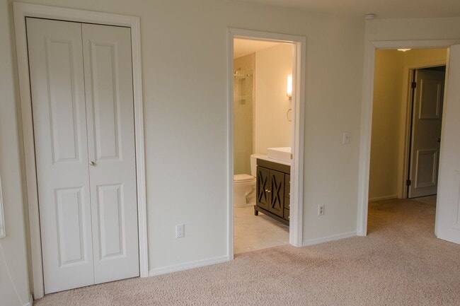 Building Photo - 3bd/2.5ba Issaquah Home