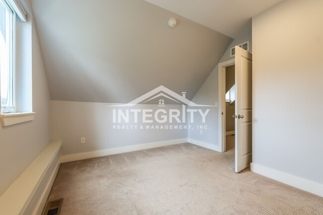 Building Photo - 3622 W 29th Ave