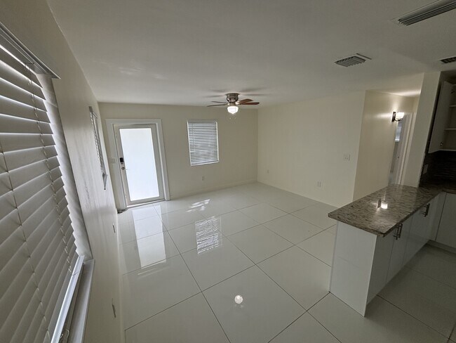 Building Photo - 3720 SW 46th Ave