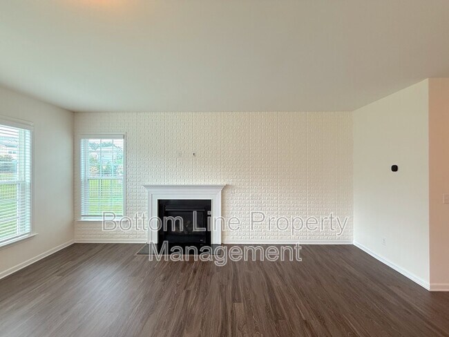 Building Photo - 14929 Baldridge Dr