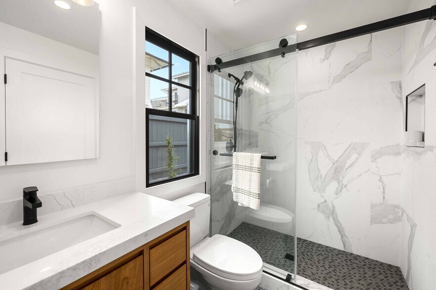 Building Photo - 603 Garnet St