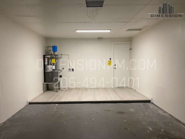 Building Photo - Wonderful 2 bed/1 bath duplex with firepla...