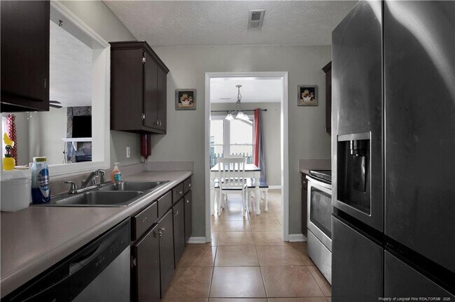 Building Photo - 300 Riverwind Dr