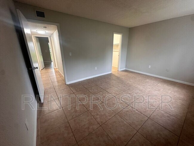 Building Photo - 4221 S Semoran Blvd