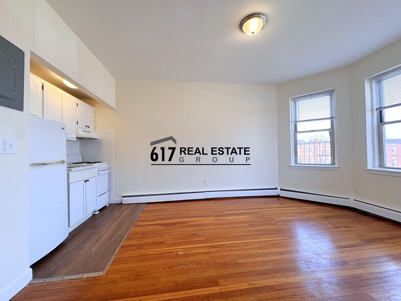 Building Photo - 64 Brighton Ave