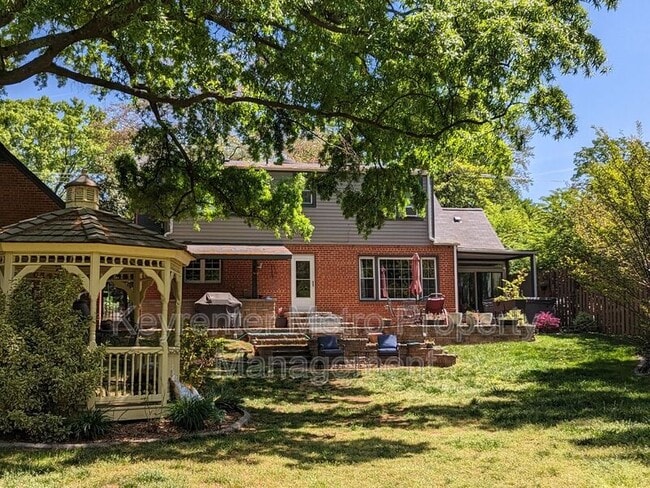 Building Photo - 9201 Fort Foote Rd