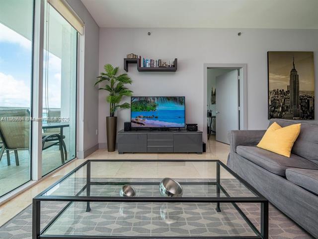 Building Photo - 950 Brickell Bay Dr