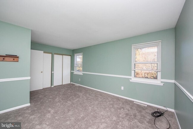 Building Photo - 225 Cedar Dr