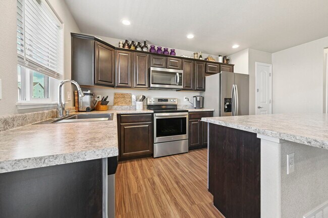 Building Photo - 6437 Vedder Dr