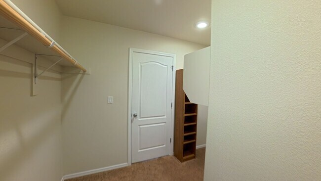 Building Photo - 1651 Domino Dr SE