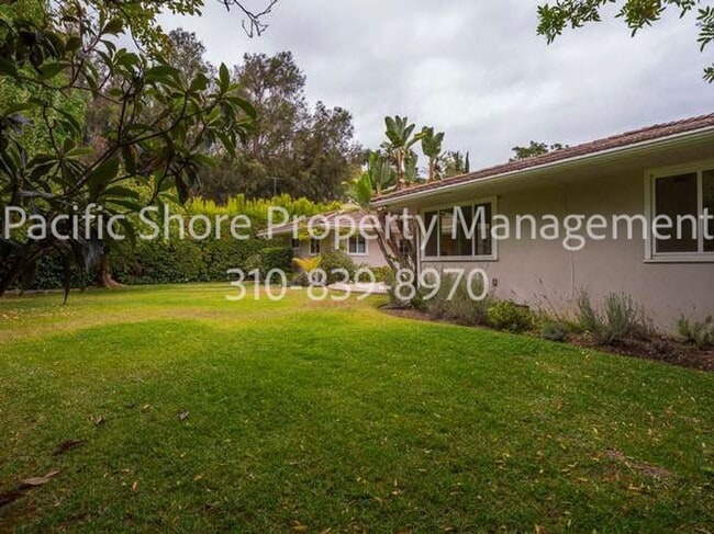 Building Photo - Charming Brentwood Ranch Home with Excepti...
