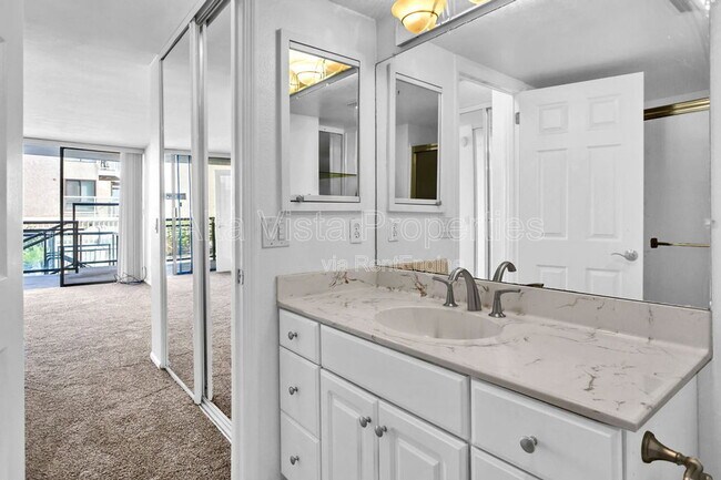 Building Photo - 3916 Riviera Dr