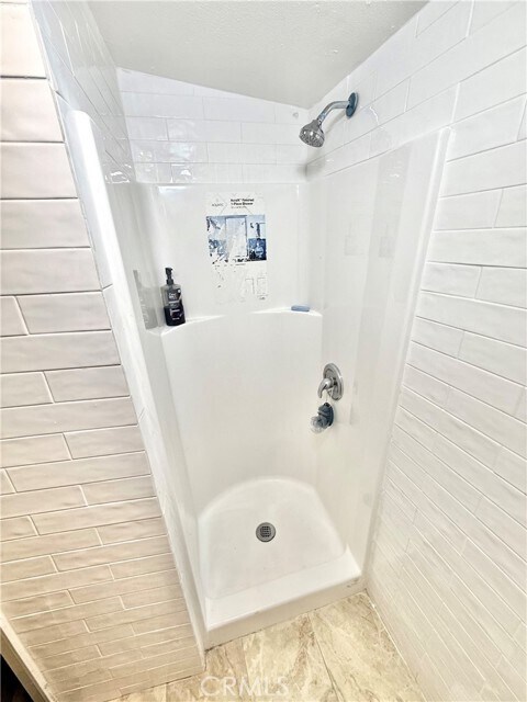 Building Photo - 732 James