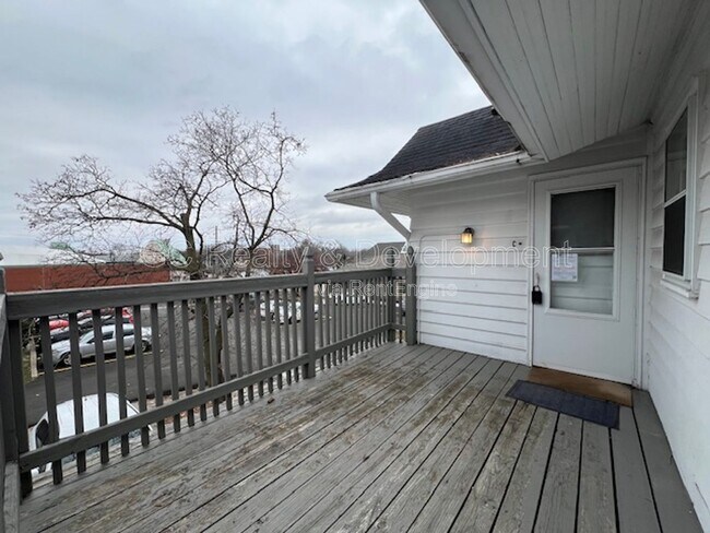 Building Photo - 20 N 5th Ave