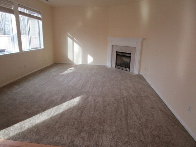 Building Photo - 3 Bedroom, 2.5 Bathroom Home with Office in Fife