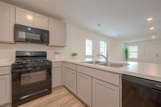 Building Photo - 26818 Wilderye Cv Ln