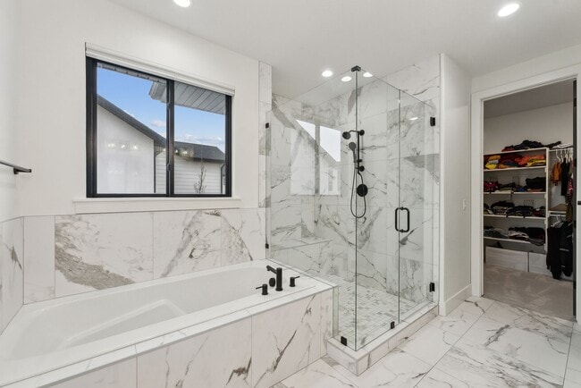 Building Photo - Stunning Single Family Home In Beautiful N...