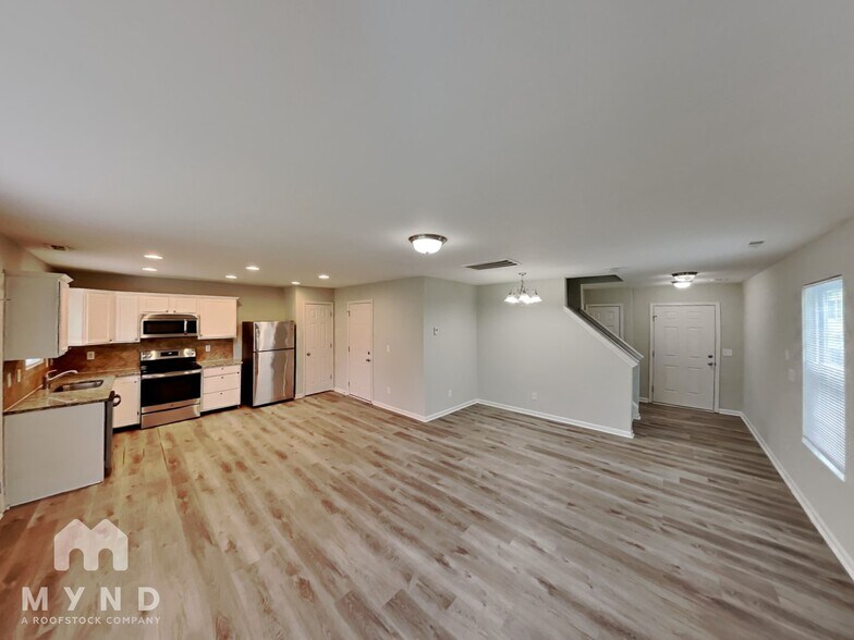 Building Photo - 6108 Fazenda Drive