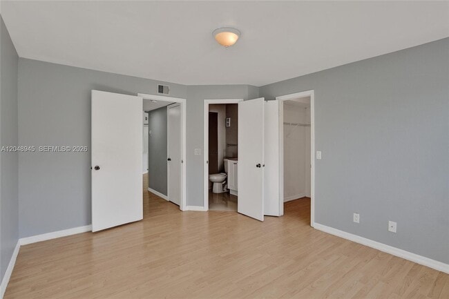 Building Photo - 12760 Vista Isles Dr