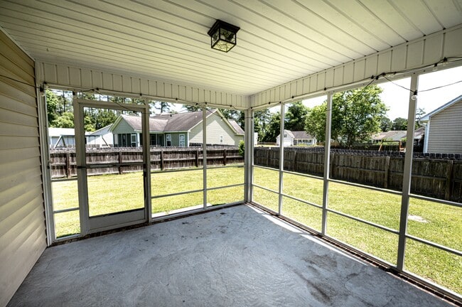 Building Photo - 202 Croatan Woods Dr