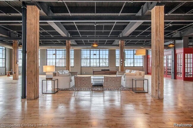 Building Photo - 1535 Sixth St