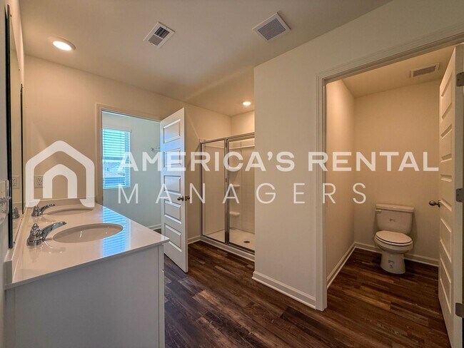 Building Photo - Gorgeous New Construction 5 Bed / 3 Bath H...