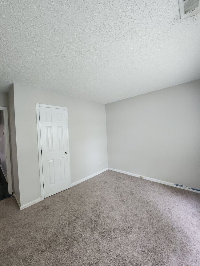 Building Photo - Ranch home in the Fairstone community