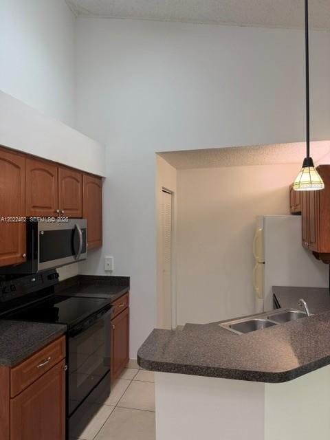Building Photo - 9999 Summerbreeze Dr