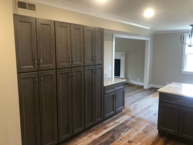 Building Photo - Beautiful Home on 5 Acres in Mt. Juliet, TN!