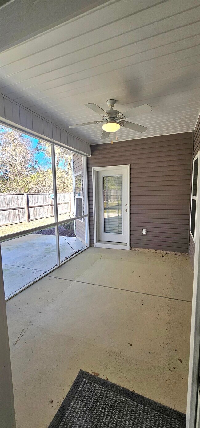 Building Photo - 440 Shaftesbury Ln