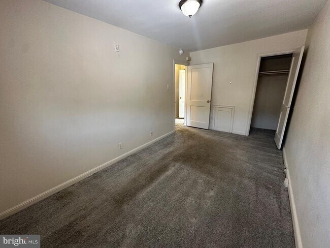 Building Photo - 5241 Ditman St