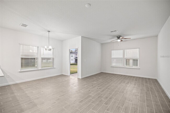 Building Photo - 3644 SE 37th Ct
