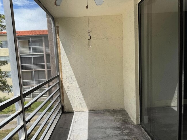 Building Photo - 1800 SW 81st Ave