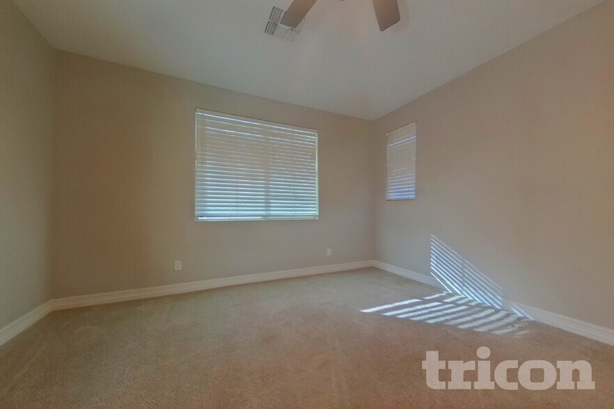 Building Photo - 2467 N 149th Ln