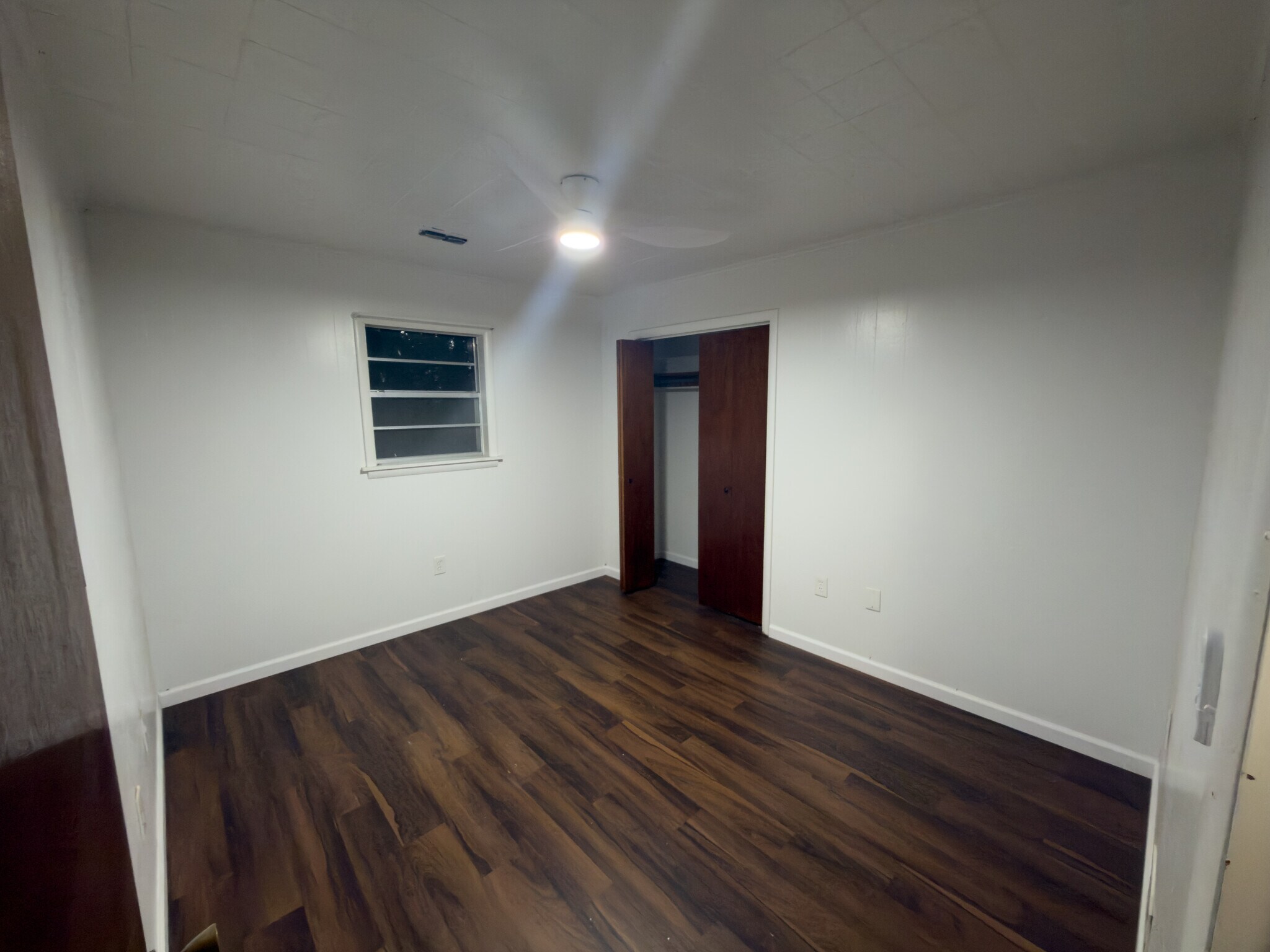 Building Photo - 2221 W 38th St N