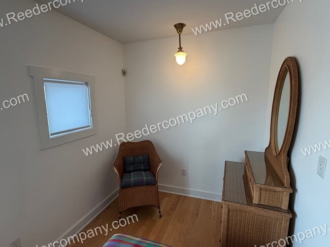 Building Photo - Beautifully updated 3 bed 2 bath house in Miller Beach.