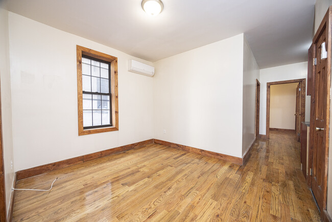 Building Photo - 336 Starr St