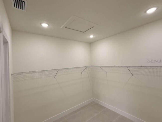 Building Photo - 10426 Live Oak Rd