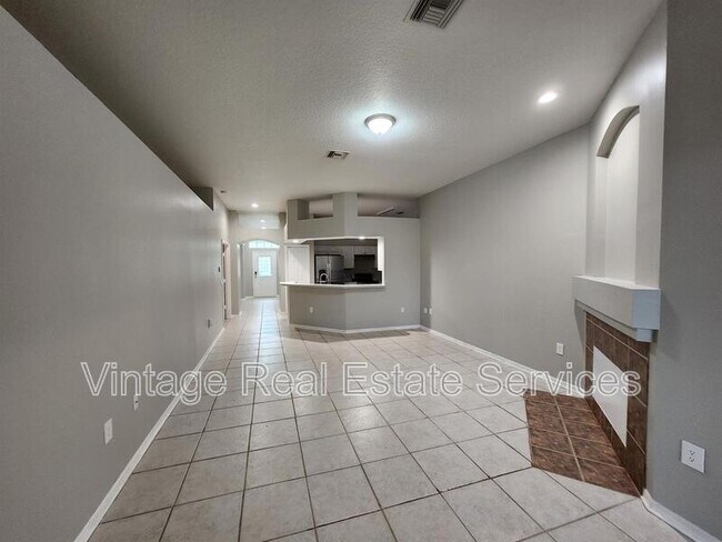 Building Photo - 22707 Roderick Dr