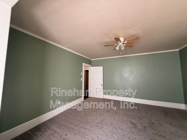 Building Photo - 303 Calhoun St